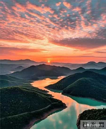 养出这样特征的孩子，才是父母的最大的福报，你就偷着乐吧！