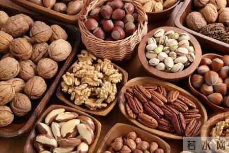 高血压一口酒都不能喝？医生怒斥：高血压还喝这3样，不要命了