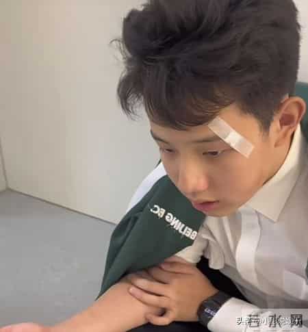 火疖子被误认青春痘 关凌粗心失误 孩子疤痕能淡化吗