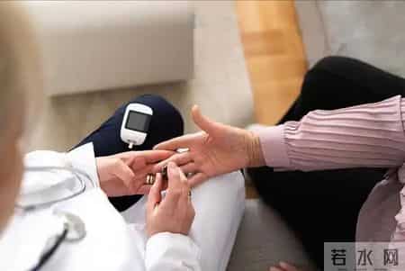 一周就肾衰竭！医生苦劝：糖尿病人若出现这3种不适，立刻去医院