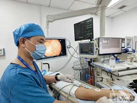 为啥很多人不愿意做肠镜？英国研究：做一次肠镜，或保十年安全？