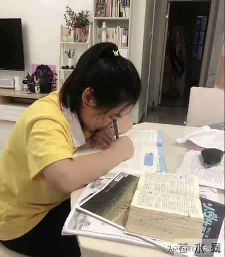 疼到窒息！宝妈坦言盼10岁女儿走丢，百万家长竟狂喊共情