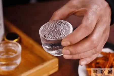 又一起吃阿司匹林丧命！转告家人：服用阿司匹林，一定注意这几事