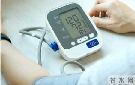 高血压一口酒都不能喝？医生怒斥：高血压还喝这3样，不要命了