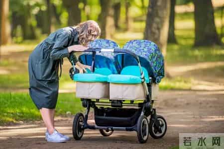 不生育算自私吗？打工人连 8 小时双休都成奢望，拿什么养孩子？