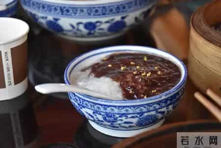 糖尿病最该戒掉的5种食物！经常吃会慢慢“拖垮血糖”，别不在意