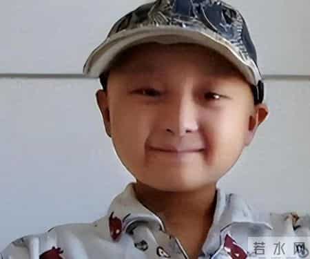 6岁上春晚年入百万，被父母“吸干血”的邓鸣贺，去世前年仅八岁