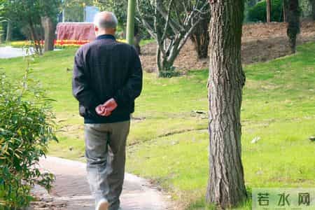 医生发现：天天走路锻炼的高血压患者，不用几月，身体或有4变化