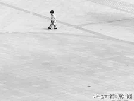 902万新生儿，女性推迟生育，政策开始减负