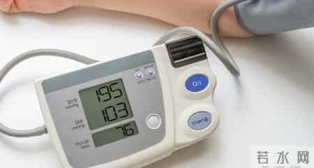 小寒过后，医生建议高血压患者：宁可天天玩手机，也别忽视这7点