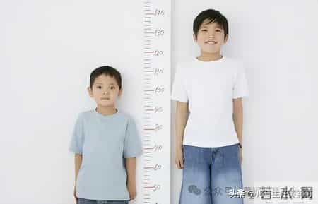 比晚睡更耽误长高，冬季很常见！2个坏习惯，让孩子少长6cm！