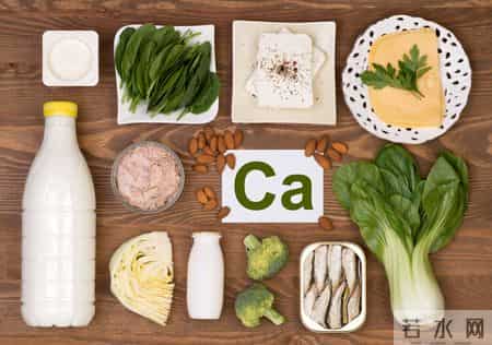 钙片再次成为关注中心！医生发现：吃钙片后，千万多留意这4点！