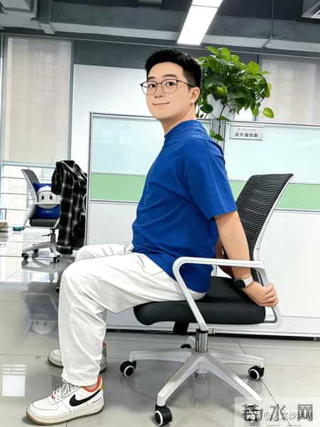 今天起，请大家上班调整一下！