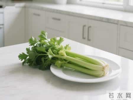 芹菜大量上市！医生再三强调：糖尿病患者吃芹菜，多注意这5点！