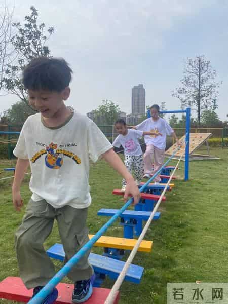 不是跑步、不是跳跃！冬天刺激娃长高方式，3个月就长高了3.4cm！