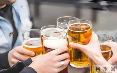 医生研究发现：每日饮酒的糖尿病人，多数临近60岁或有几种异样