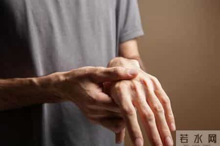 医生研究发现：糖尿病人过了65岁，基本都有这4现状，要坦然接受