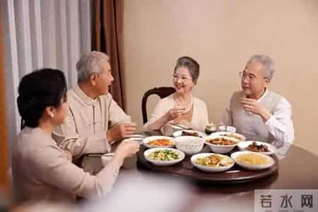 医生强调：最伤肠胃的行为，不是吃辣！而是饭后频繁做的4件事