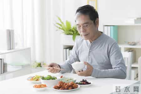 老年痴呆的“祸根”被揪出！医生：若有这3种吃饭习惯，尽快改正