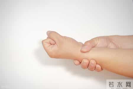 调查得出：每天都喝酒的人，大多到了50岁后，身体或有3种痛苦