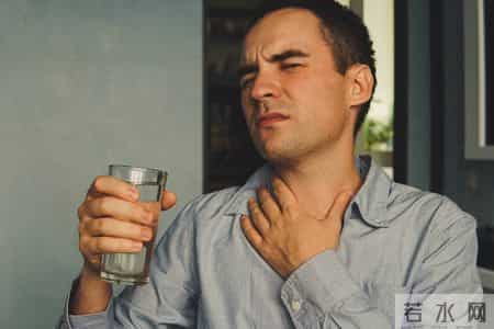 年过60不能吃核桃？医生提醒：不想抬进医院，这4种坚果最好少吃