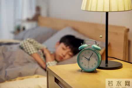 “妈，别再炖鸡啦，我都要吃吐了！”