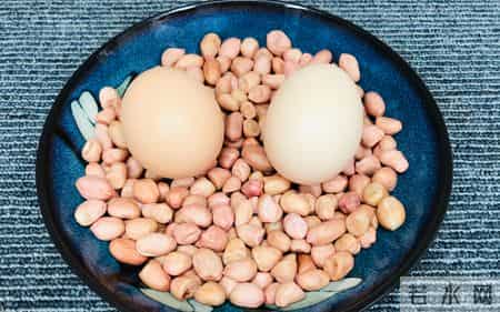 研究发现：不吃花生和鸡蛋的人，胆固醇马上就降低了？可信吗