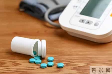 高龄老人不用吃他汀？权威研究：65岁以上高危者吃了更长寿