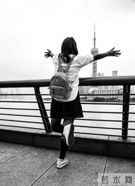 月薪六千抢破头，硕士海归蹲基层，城市筛人比筛简历还狠