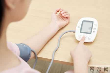 医生提醒：高血压最危险的信号，不是头晕眼花，而是这6个症状