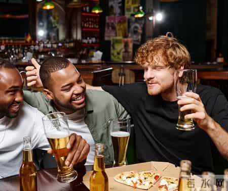 年纪大了要少喝酒？医生告诫：到了60岁以后，这5件事一定要避开