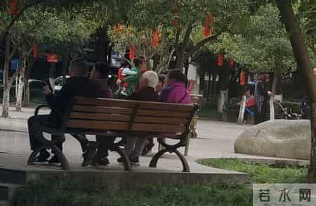 颠覆传统的养老观念：给父母“照顾式养老”要尽量晚一点。