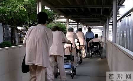 日本早已普及65岁退休，然而政策实施后，最终被证明是失败的