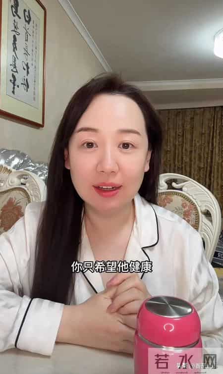 关凌13岁儿子长痘，妈妈随手一挑惹大祸，最后竟要动刀缝针