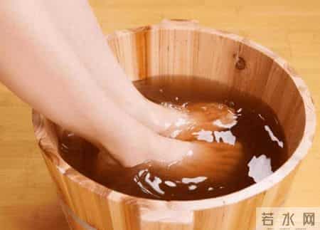 调查发现：每次睡前玩手机的人，不出几个月，睡眠或有4变化