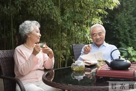 越到冬天，越要控制饮茶量？过了60岁，喝茶要改掉2个坏习惯