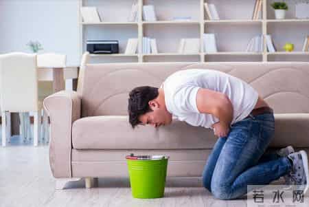 尿毒症早期不是浮肿，而是起床时出现这5个症状，要尽早去检查！