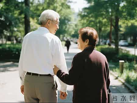 饭后最伤胃的3件事！消化科主任：胃癌就是这样“喂”出来的