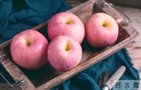 苹果立大功？医生发现：经常吃苹果的人，不出半年，或有这3变化