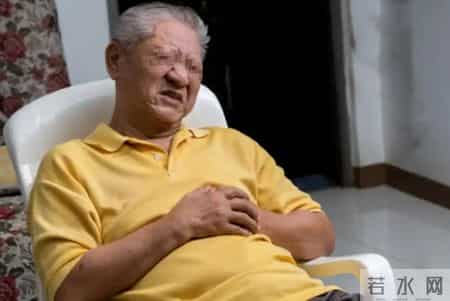 医生再次提醒：老年人宁可多起几次夜，也不要随便在睡前做这几事