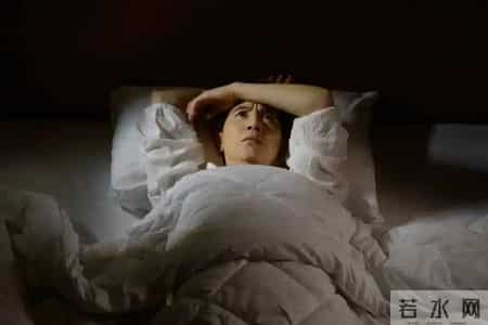 “早睡早起”过时了？医生忠告：过了65岁，睡觉尽量要做到这4点