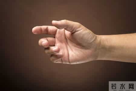 手指是脑梗“报警器”？脑梗前手指会出现这些症状，别大意！