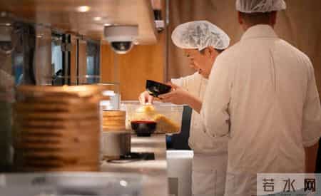 从涨薪时间点看,西贝的员工策略有点反常规