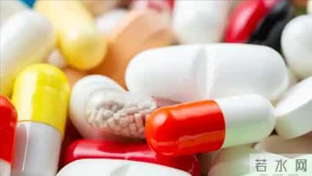 65岁大爷血压骤降昏迷，医生：苯磺酸氨氯地平不可和这5种药搭配