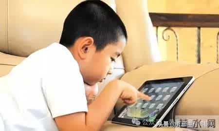 比晚睡更耽误长高，冬季很常见！2个坏习惯，让孩子少长6cm！