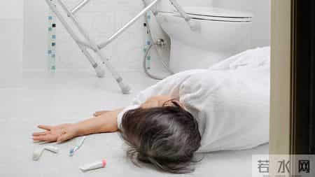 62大爷洗澡突然去世！医生再次提醒：55岁后，牢记洗澡“3不要”