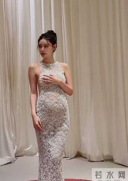 马筱梅晒婴儿房布置好温馨！朋友送迪奥宝宝服价格贵，儿子没跑了