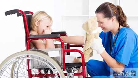 跨年夜的温暖一抱：一场幼儿园活动点燃的善意接力