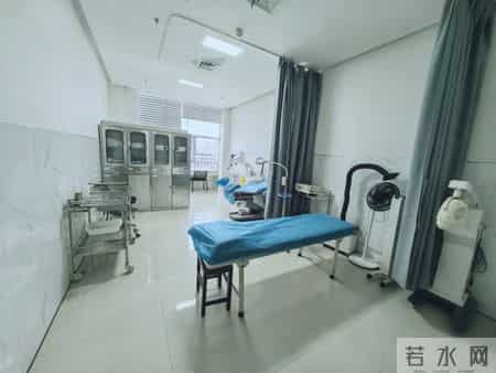 脸上、手背冒出的“小疙瘩”是啥？商丘专家详解扁平疣的防与治