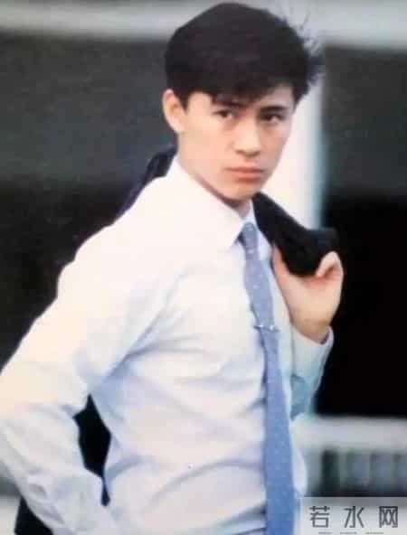 身价过亿到拍卖豪宅，被迫“住”养老院的解晓东，57岁混成这样？